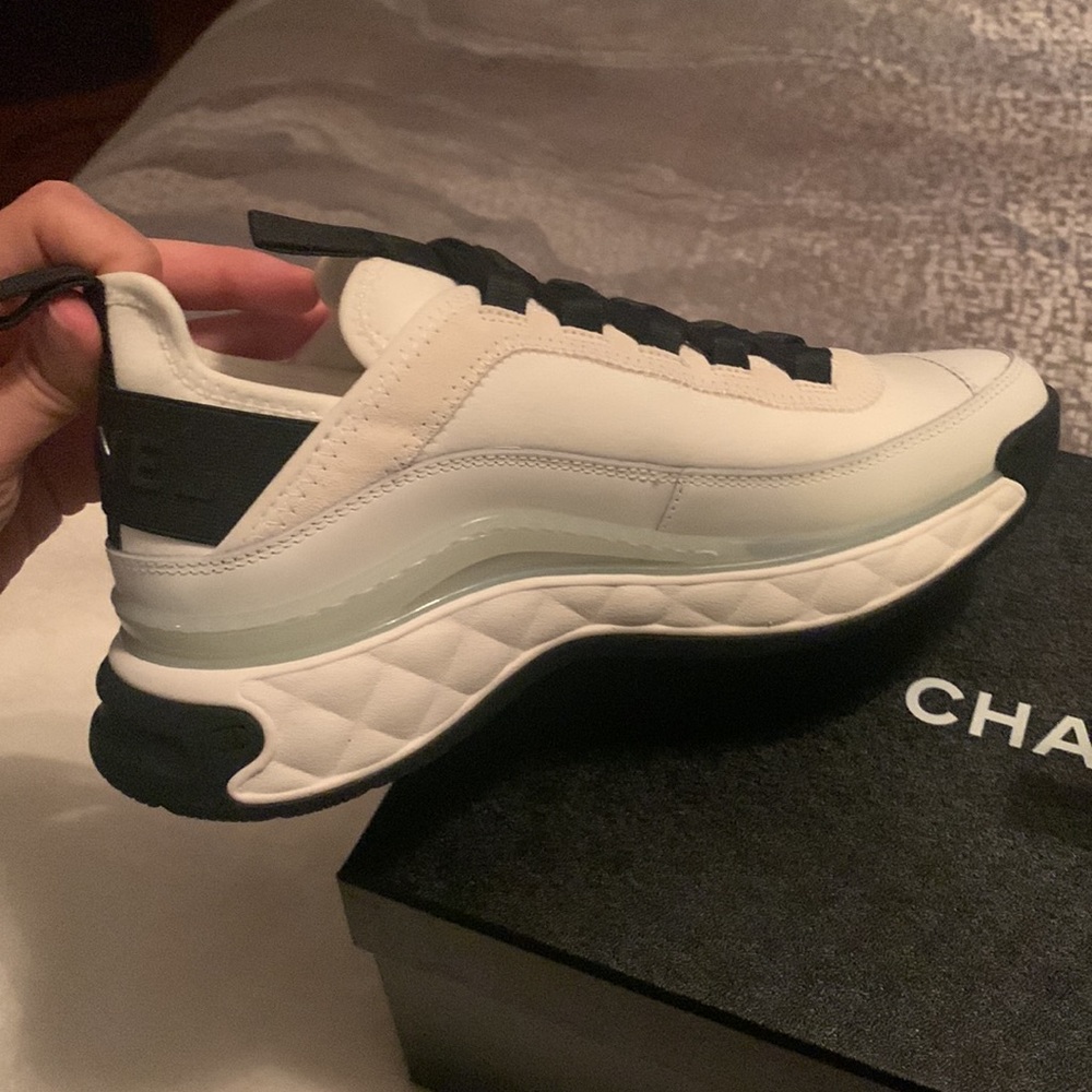 Never worn white 100 percent authentic Chanel sneakers - Picture 9 of 10